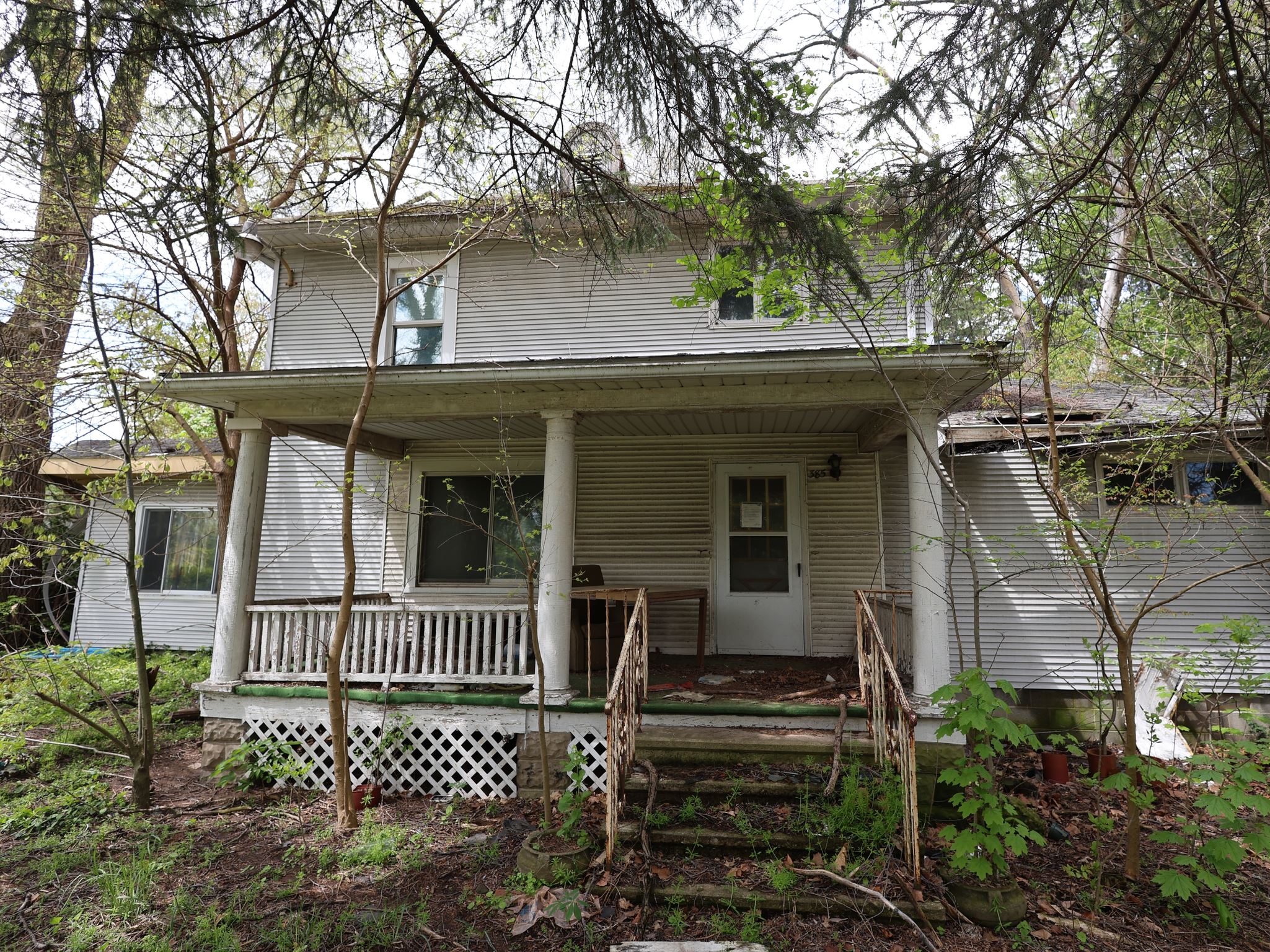 385 N Woodland Condemned